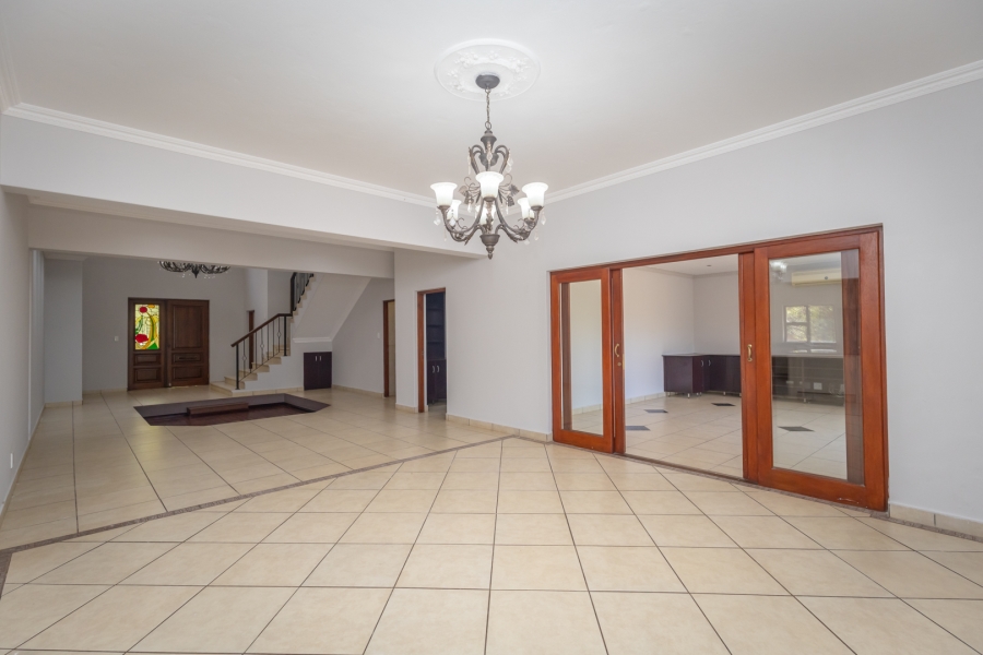 To Let 6 Bedroom Property for Rent in The Coves North West